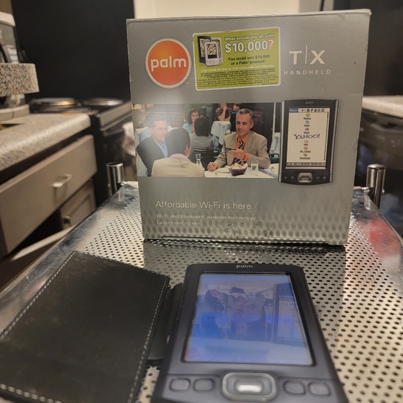 Palm handheld computer - Picture 2 of 16